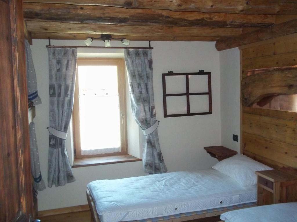 Alloggio Gran Paradiso Aoste Chambre photo